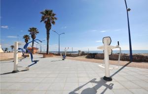 Maisons de vacances Lovely Home In Sainte-Marie-La-Mer : photos des chambres