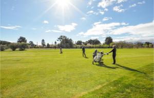 Maisons de vacances Lovely Home In Sainte-Marie-La-Mer : photos des chambres