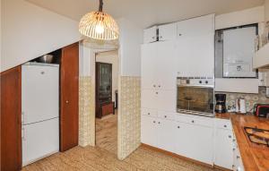 Maisons de vacances Lovely Home In Sainte-Marie-La-Mer : photos des chambres