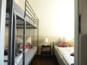 Ferienwohnung Friedrich Schiller, 2 Schlafzimmer, Balkon,kostenloses WiFi, nähe Zentrum,