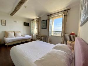 Hotels La Bellaudiere : photos des chambres