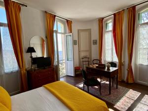 Hotels La Bellaudiere : photos des chambres