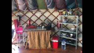 Star Gazing Luxury Yurt above beautiful RIVER, off grid