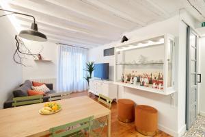 Santo Andía by Clabao