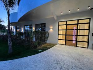 By the Sea 1 - Luxurious Residence