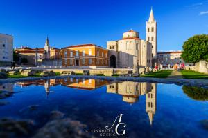 Holiday apartment Zadar - with summer balcony and parking