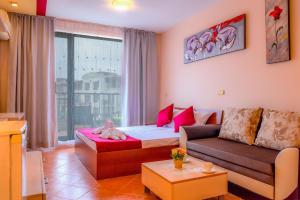 Green Life Beach Resort Apartment