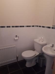 NO 9 The Willows, Ballinamore, Entire home