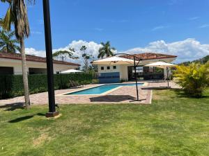 Bejuco Beachfront Condo FRENTE A LA PLAYA hermoso condominio NUEVO
