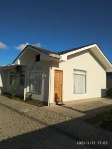 Cs6 Casa de 3 Quartos a 15min de Curitiba - Bocaiúva do Sul