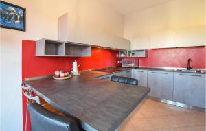 Cozy Apartment In Bussolengo With Wifi