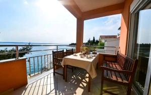 Apartment with sea view