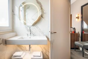 Hotels Holiday Inn Paris - Gare de Lyon Bastille, an IHG Hotel : photos des chambres