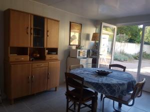 Maisons de vacances Charmante maisonnette 2 personnes avec wifi : photos des chambres