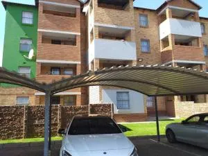 Lovely Silwer st 1 Bedroom apartment near Mall@55 - Monavoni