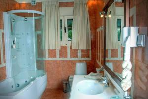 Laki Villa with pool and jacuzzi