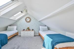 Luxury Georgian Townhouse Moments from the Harbour