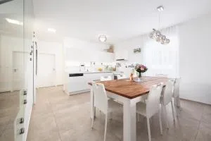 Slnečný dom pri jazere - Pusté Úľany