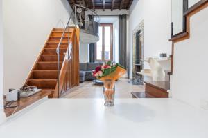 Elegant Pantheon Suite