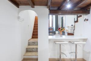 Elegant Pantheon Suite