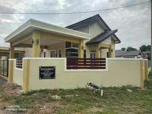 Munirah Homestay - Kampong Sura Masjid
