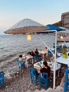 Giritli Rum Meyhanesi & Butik Otel - Karaburun