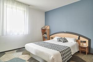 Hotels Atena Bordeaux Sud Est Creon - Velo Friendly : photos des chambres