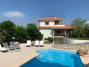 Beautiful detached villa with private pool, Fibre Wi-fi, garden, games room & BBQ - Sequeiros Beautiful detached villa with private pool, Fibre Wi-fi, garden, games room & BBQ - Sequeiros