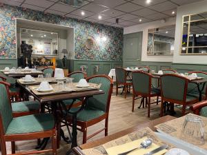 Hotels Le Richelieu Bacchus : photos des chambres