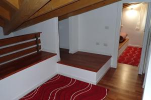 Incantevole appartamento con piscina e vista monti