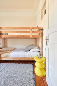 Quiet and Central 2BR APT, By TimeCooler