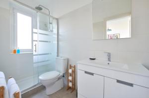 Quiet and Central 2BR APT, By TimeCooler