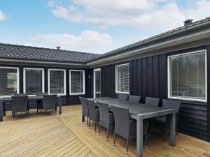 8 person holiday home in Hals-By Traum