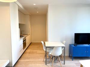 Readyset Apartments at Empire