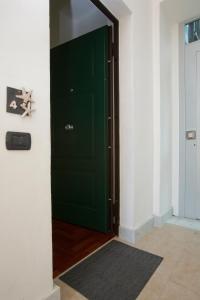 Luxury One-Bedroom Apartment room in Creuza de Ma