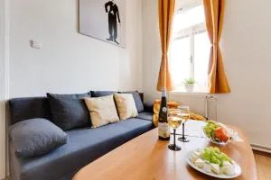 Sunshine Apartment near the City center - Dolní Měcholupy