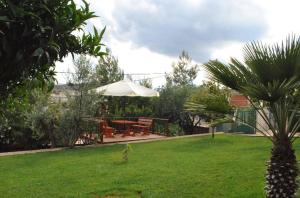 Four Seasons Apartments