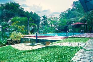 Discovery resort