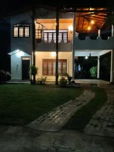 Platinum holiday home - Ponnarankulama