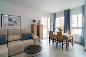 AAC Málaga - Amplio apartamento con terraza, totalmente equipado, nuevo, muy bien ubicado