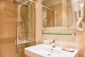 Double or Twin Room with Balcony room in Hotel Conchiglia