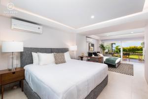 Harbor Puerto Vallarta 1008