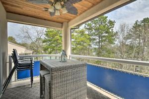 Lake Keowee Resort Condo w Balcony & Pool Access!