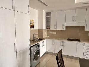 iTowers luxurious 1-Bedroom apartment- 15th Floor
