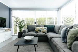 Kingswood Manor No.17