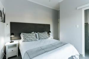 Kingswood Manor No.17