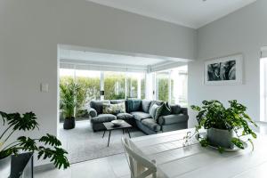 Kingswood Manor No.17