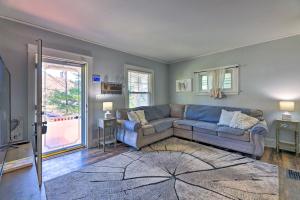 Pet-Friendly Covington Retreat with Fenced Yard - 3hvězdičkové hotely ve městě Covington