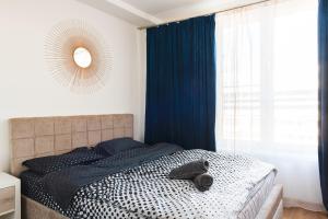 Chic 2-Room Apartment in the Heart of Bucharest with Amazing View