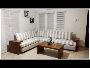 Big House Pool Grill, 4 Bedrooms 12 ppl AC Ocean view TV WIFI